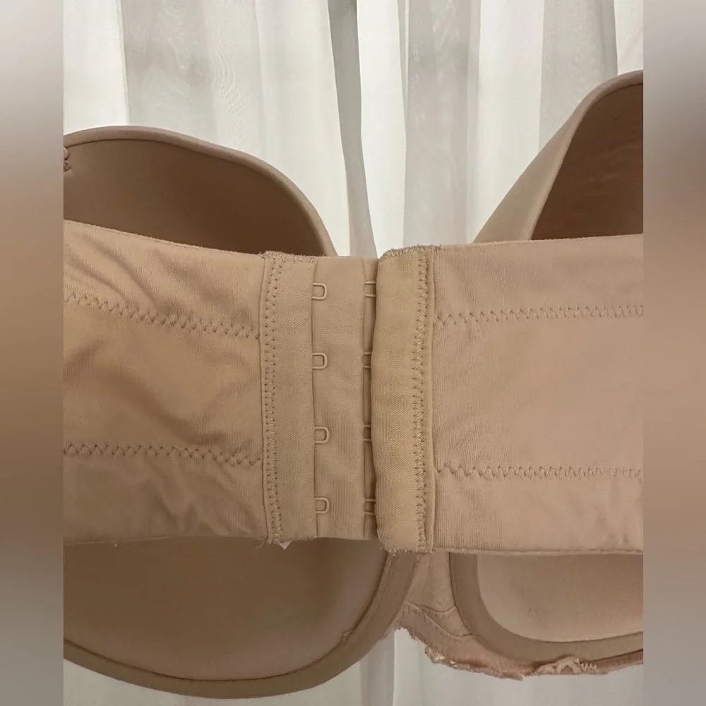 Gently used Auden Sz 46DD convertible-strapless bra